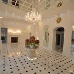 White House - Luxury *